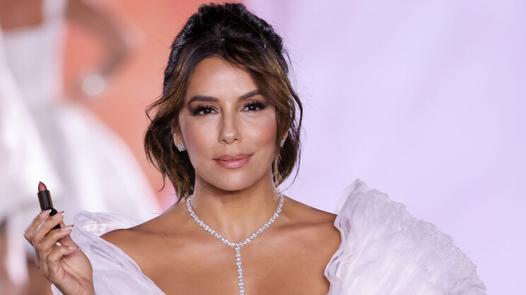 Täydelliset naiset -tähti Eva Longoria tyrmäävänä punaisella matolla