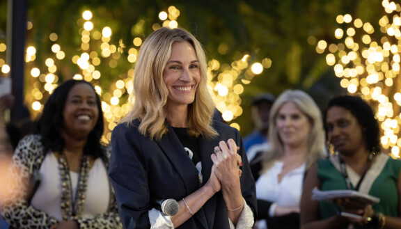 Julia Roberts esiintyi Yhdysvaltojen syvän etelän kuumassa yössä. Georgian osavaltiosta kotoisin oleva näyttelijä jakoi empatiaa myös naapureille Floridaan, jossa käynnissä oli hurrikaanimyrsky.