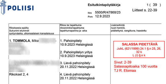 Näin Mika Tommola pahoinpiteli vaimoaan: Avokämmenellä kasvoihin, kaatoi kirjahyllyn…