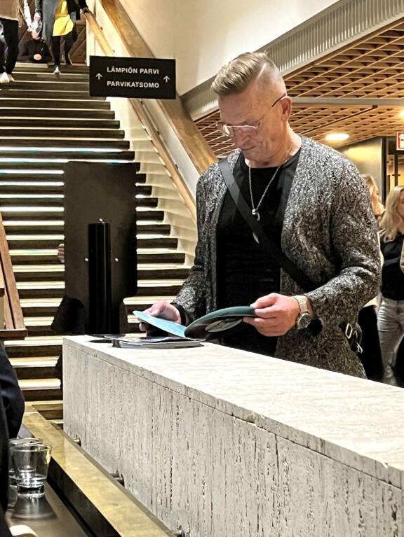 Väliajalla Sami keskittyi muun muassa käsiohjelman tutkimiseen.