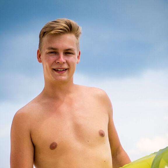 TIS-tähteä syytetään ryöstöstä Temptation island suomi Jeppe