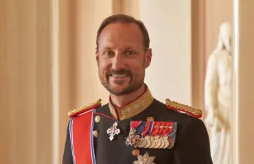 Muutos kruununprinssi Haakonin ulkonäössä huolestuttaa