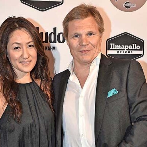 Mika Salo ex-vaimonsa Norikon kanssa Mika Salo ja ex-vaimo Noriko