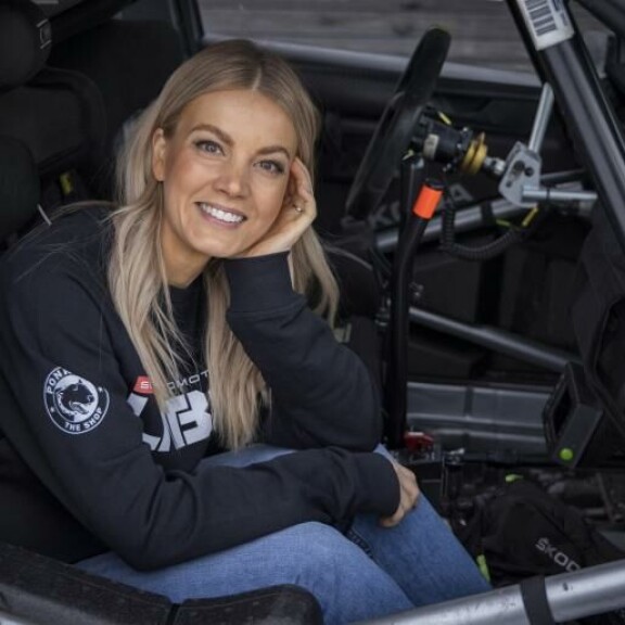 Janni Hussi ihastuttaa rallikansaa ja on yllättänyt monet omistautumisellaan sekä osaamisellaan. Janni Hussi