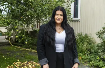 Rikkaat ja rahattomat: Menestynyt Janika paljastaa karun menneisyytensä – seksuaalista väkivaltaa