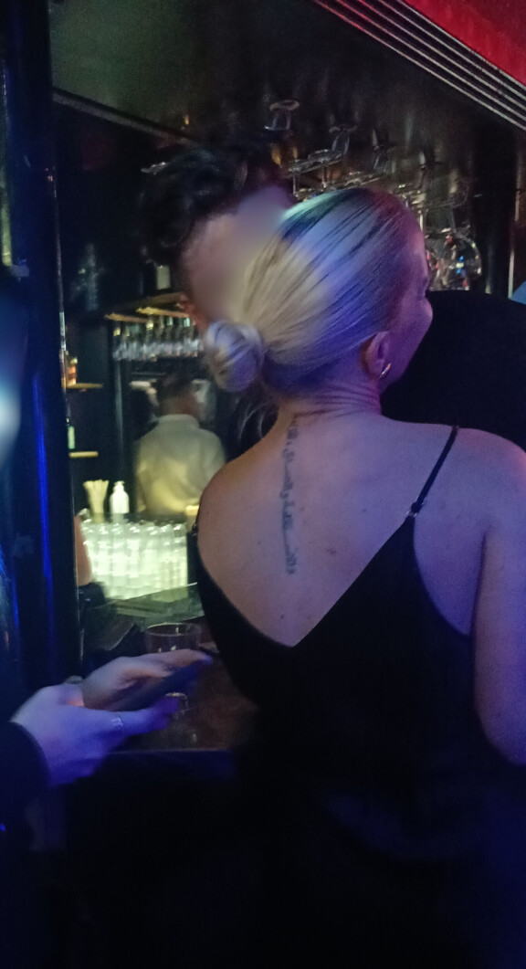 Nannan ja mysteerimiehen lämpimät välit eivät jääneet keneltäkään huomaamatta.