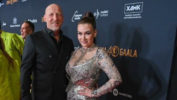 Ikäero ei paina! Palkintorohmu Bess hehkuttaa komeaa tanskalaisrakastaan: ”Danny on parasta, mitä elämässäni on ikinä tapahtunut” Danny Baertelsen & Bess.