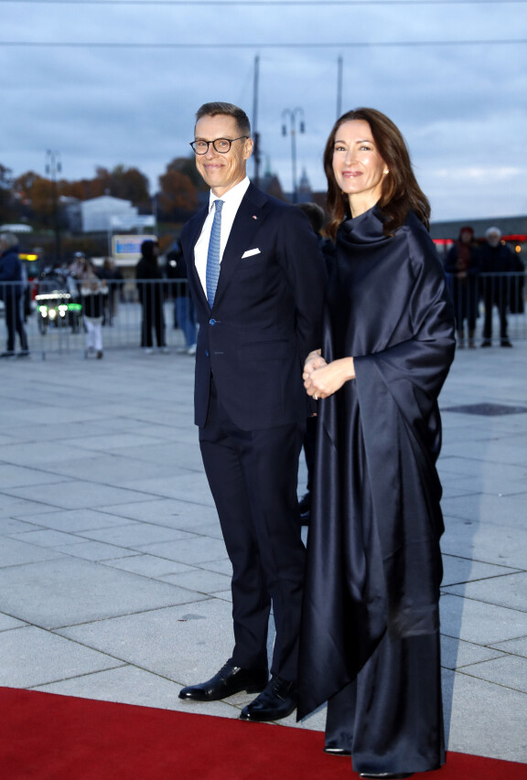 Presidenttipari oli viime viikolla valtiovierailulla Norjassa. Tässä toisen vierailupäivän pukuloistoa.
