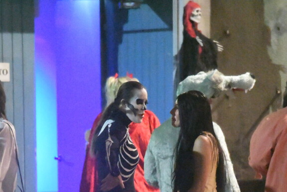Neljä vuotta sitten suomalaisjulkkikset kokoontuivat Martina Aitolehden ja Sara Siepin järkkäämiin halloween-bileisiin. Seiskan paparazzikin ratsasi juhlat.