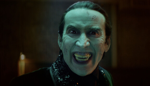 Nicolas Cage revittelee Draculana elokuvassa Renfield.