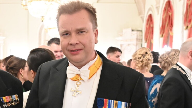 Antti Kaikkosen ahdinko! Vaihtoi virkavaatteet remppahaalariin