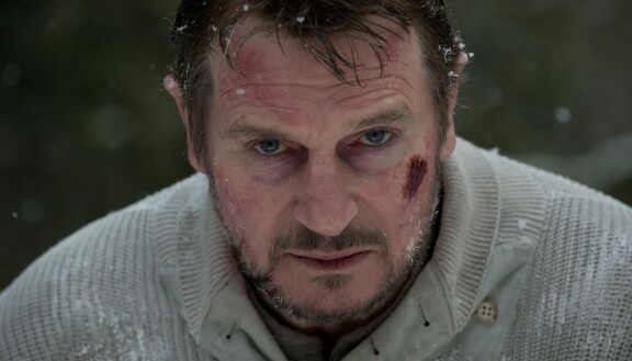 Neeson yhdessä parhaista rooleistaan elokuvassa The Grey - Suden hetki (2011).
