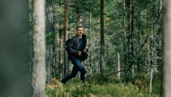 Michael Fassbender tähdittää agenttisarjaa The Agency.