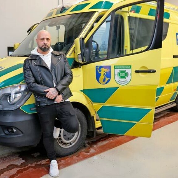 Kari Hautamäki aloitti työuransa Päijät-Hämeen pelastuslaitokselta. – Isommat palkat houkuttelivat Ruotsiin. Kari Hautamäki aloitti työuransa Päijät-Hämeen pelastuslaitokselta. – Isommat palkat houkuttelivat Ruotsiin.