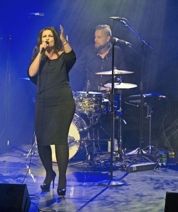 Pariskunta konsertoi 2016 Espoon Sello-salissa.