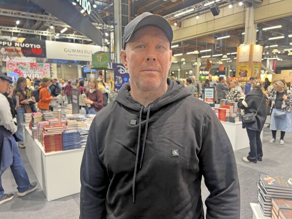 Nacci Tranberg oli hämmentynyt Helsingin kirjamessujen ihmispaljoudesta.
