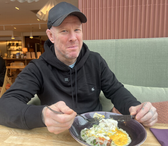 Janne 'Nacci' Tranberg harvinaisella lounaalla Helsingin messukeskuksessa.