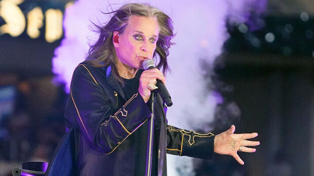 Sairas Ozzy Osborune peruu kaikki keikkansa - myös Suomessa: 'Olette antaneet minulle elämän, jollaisesta en olisi osannut uneksia' Ozzy Osbourne