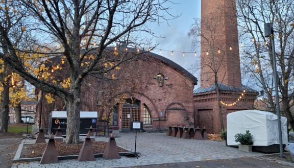 Tampereen G Livelab saa Costellolta kehuja loistavasta äänentoistostaan.
