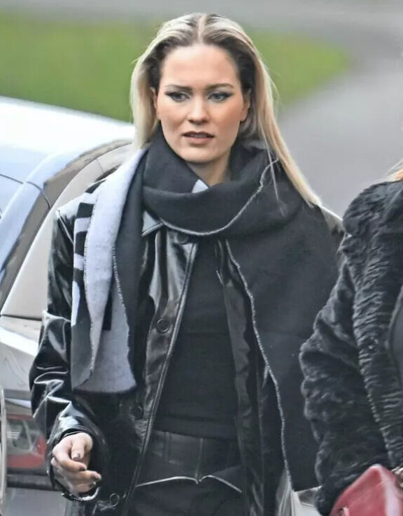 Seiskan paparazzin huomio kiinnittyi Sannin muuttuneeseen habitukseen.
