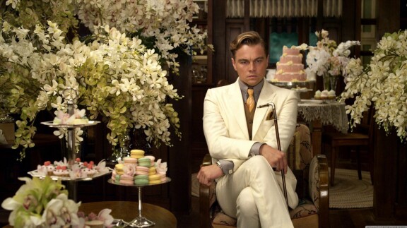 F. Scott Fitzgerald antoi Kultahattu-kirjassaan kyynisen kuvan amerikkalaisesta unelmasta. Vuonna 2013 tarinan tulkitsi valkokankaalla Leonardo DiCaprio (kuvassa).