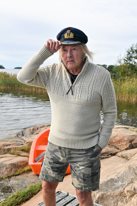 Rauman-huvilallaan viihtyvä Danny on kokenut seikkailija ja rakastaa merta.