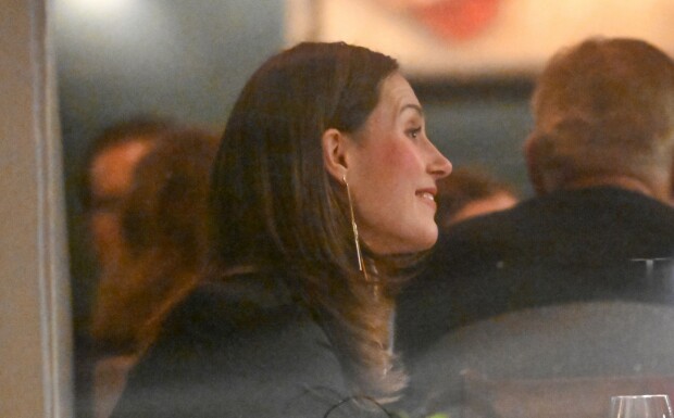 Sanna Marin ja Joni-rakas romanttisella illallisella – poseerasivat paparazzille!