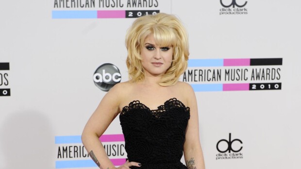 Kelly Osbourne, 40, säväyttää upeassa tyylissä – kuvat!
