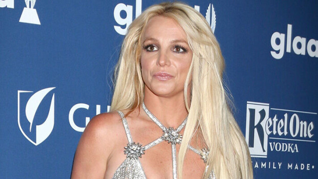 Fanit soittivat poliisit laulajan oven taakse - nyt puhuu huolta aiheuttanut Britney Spears: 'En ole saamassa hermoromahdusta' Britney Spears