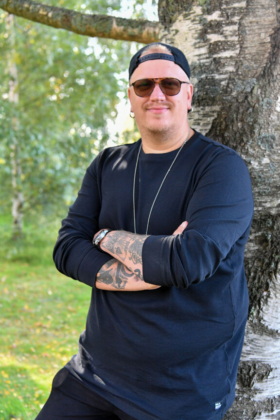 Artun joululevyn laulun nimetkin ovat Artulle tyypillistä sorttia.