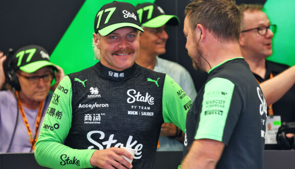 Valtteri Bottas on elämästään nauttiva sikarikas mies, jota ei tarvitse sen kummemmin sääliä.