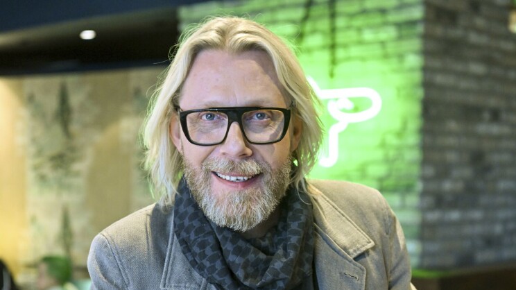 Kimmo Vehviläisen uskomaton munkki – loi uudelleen perhekuvan 20 vuoden takaa