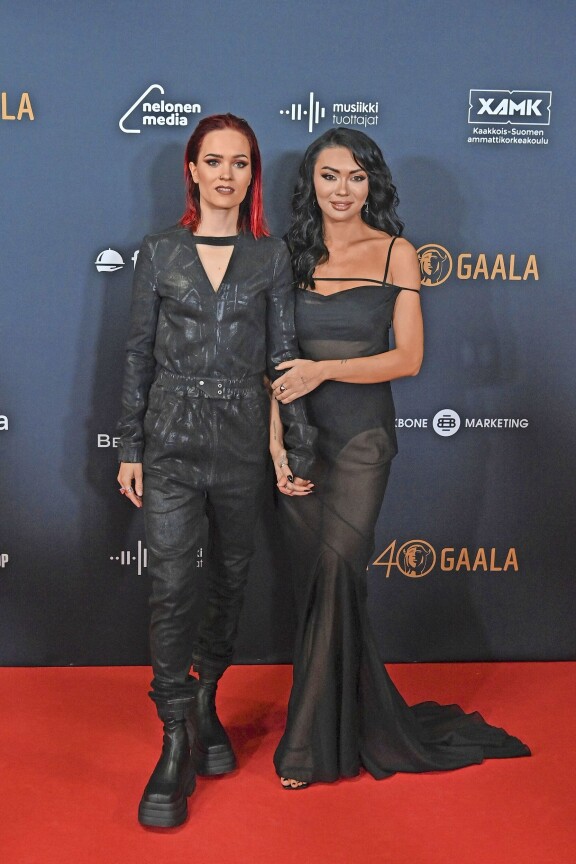 Sanni ja Shirly julkistivat suhteensa vuonna 2021.