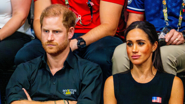 Prinssi Harry ja herttuatar Meghan paikkailevat erohuhuja – video
