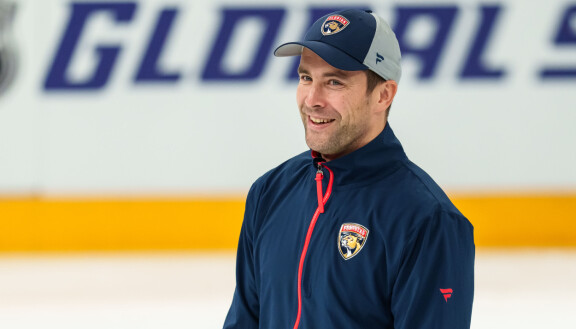 Pennanen on jutellut pelitapa-asioista Florida Panthersin apuvalmentaja Tuomo Ruudun kanssa.