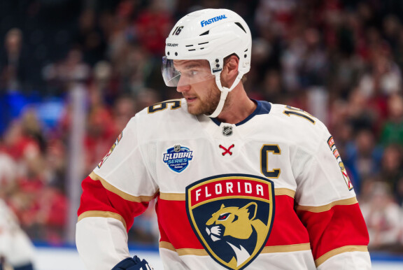 Floridan kippari Aleksander Barkov on pysäyttämätön voima NHL-kaukaloissa.