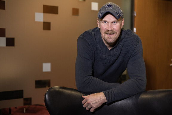 Selviytyjät Suomi -voittaja Sami Helenius tunnettiin kovanyrkkinä NHL-kaukaloissa.