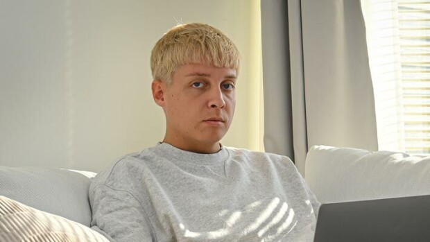 Räppäri Williamin lauluvideo sai katsojilta täystyrmäyksen: 'Siis miten helvetissä...' William