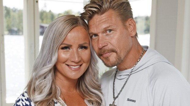 Jösses, mitä vonkausta! Hulvaton video Rita ja Aki Mannisen työpäivästä