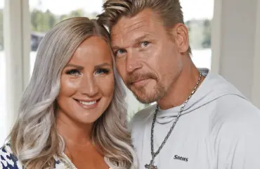 Jösses, mitä vonkausta! Hulvaton video Rita ja Aki Mannisen työpäivästä