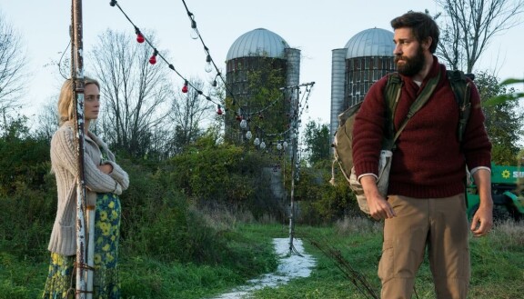 John Krasinski on myös kunnostautunut ohjaajana muun muassa elokuvassa Hiljainen paikka (2018), jossa hän näyttelee vaimonsa Emily Bluntin kanssa.