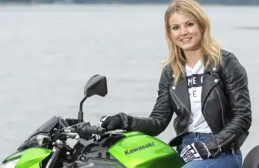 Jösses! Janni Hussi julkaisi hurjan tanssivideon