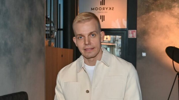 Elastinen paljastaa ökyprojektinsa Lapissa: 'Hirsiä pinoon!' - katso kuvat elastinen