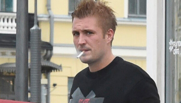 Stefulta meni koti alta ja poliisi tutkii firmojen rahavirtoja.