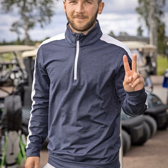 Harvemmin julkisuudessa esiintyvä Jukka poseerasi Seiskalle Sami Välimäki Unibet Invitational -golftapahtumassa. Tapahtuma järjestettiin viime kesänä Tallinnan lähellä. Jukka Soldan