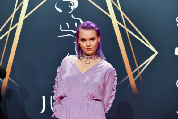 Vuonna 2021 Ellan tyyli oli vahvasti violetti.