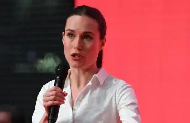 Mitä yrität peitellä, Sanna Marin? Bileasussa yllättävä yksityiskohta