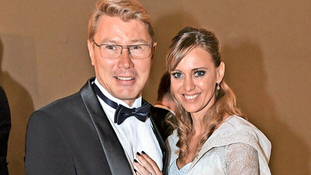 Mika Häkkisen Marketa-vaimo avoimena lääkkeiden sivuvaikutuksista Mika ja Marketa Häkkinen