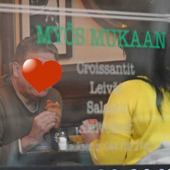 Kaija Koo ja hänen ex-miehensä ovat paljastuneet varsinaisiksi kulinaristeiksi. Vuonna 2019 herkkusuut nauttivat croissanteista töölöläisessä kahvilassa. Kaija Koo ja hänen ex-miehensä ovat paljastuneet varsinaisiksi kulinaristeiksi. Vuonna 2019 herkkusuut nauttivat croissanteista töölöläisessä kahvilassa.
