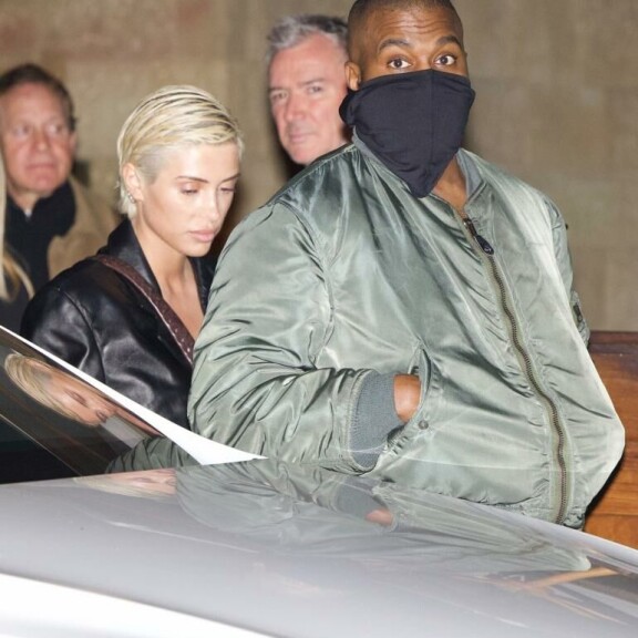 Kanye ja Bianca yrittivät pitää matalaa profiilia poistuessaan paikalta puoli yhdeksän aikaan illalla. Kanye